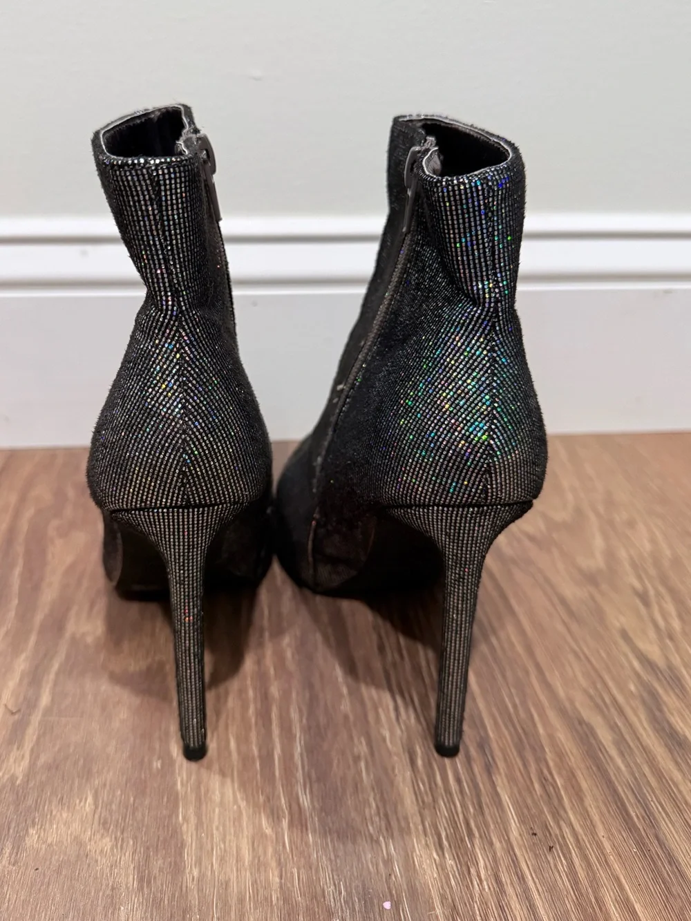 🔥Women's Holographic Black Pointed Toe Stiletto Ankle Boots Size 5.5 EC🔥